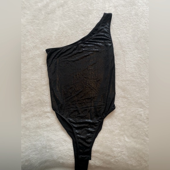 One shoulder body suit - Picture 4 of 4